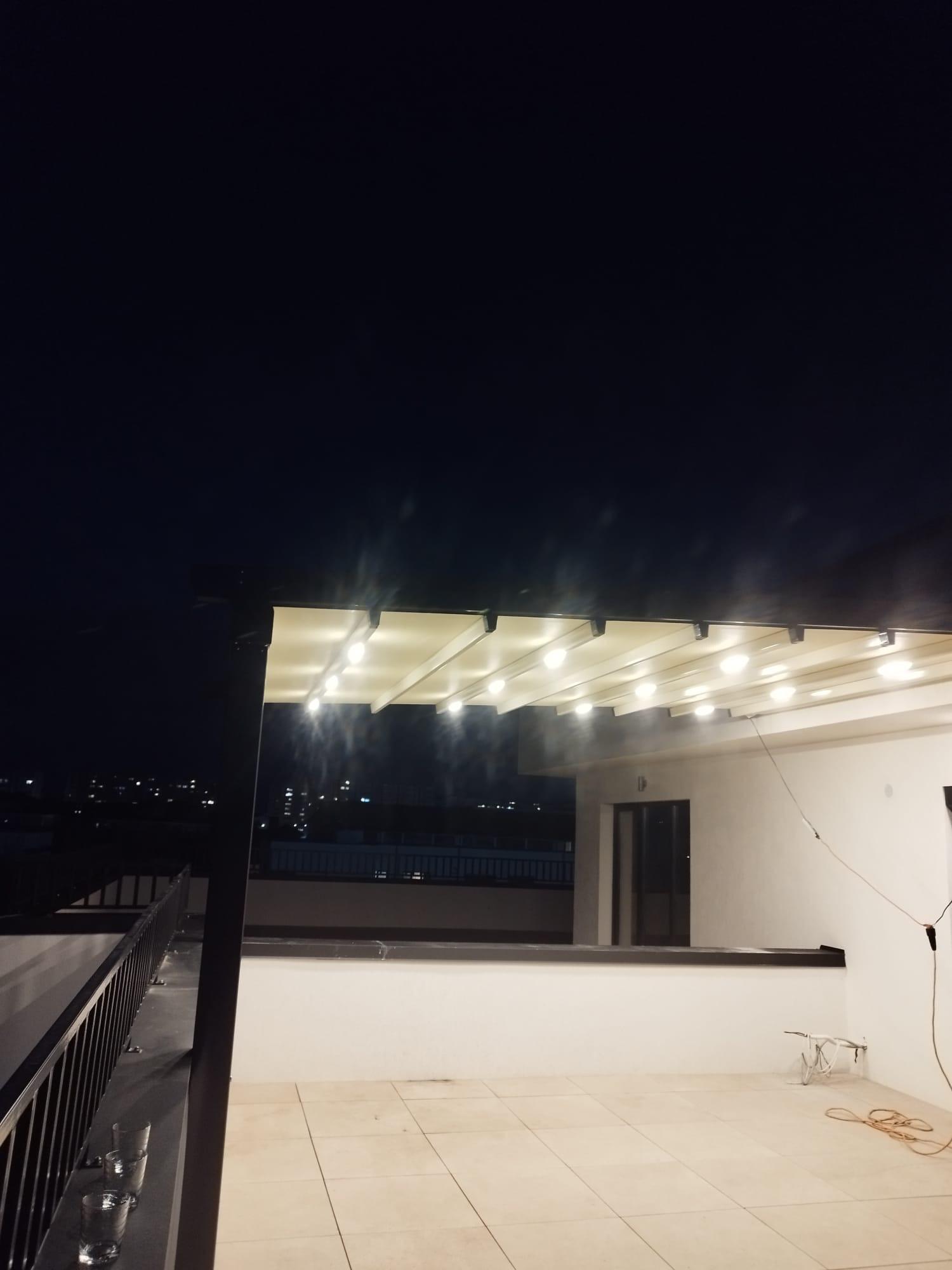 Lucrare închidere balcon