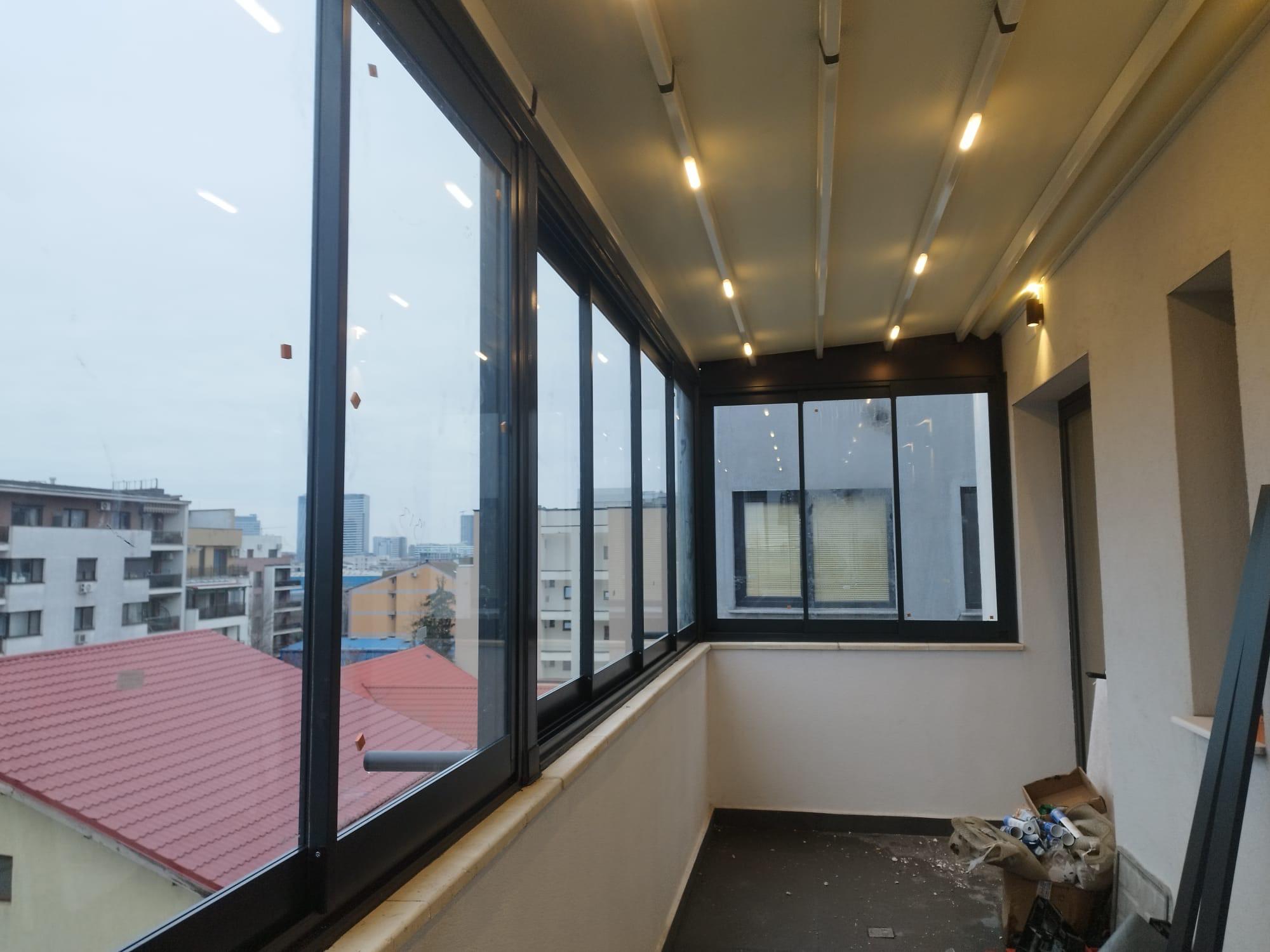 Balcon închis finalizat