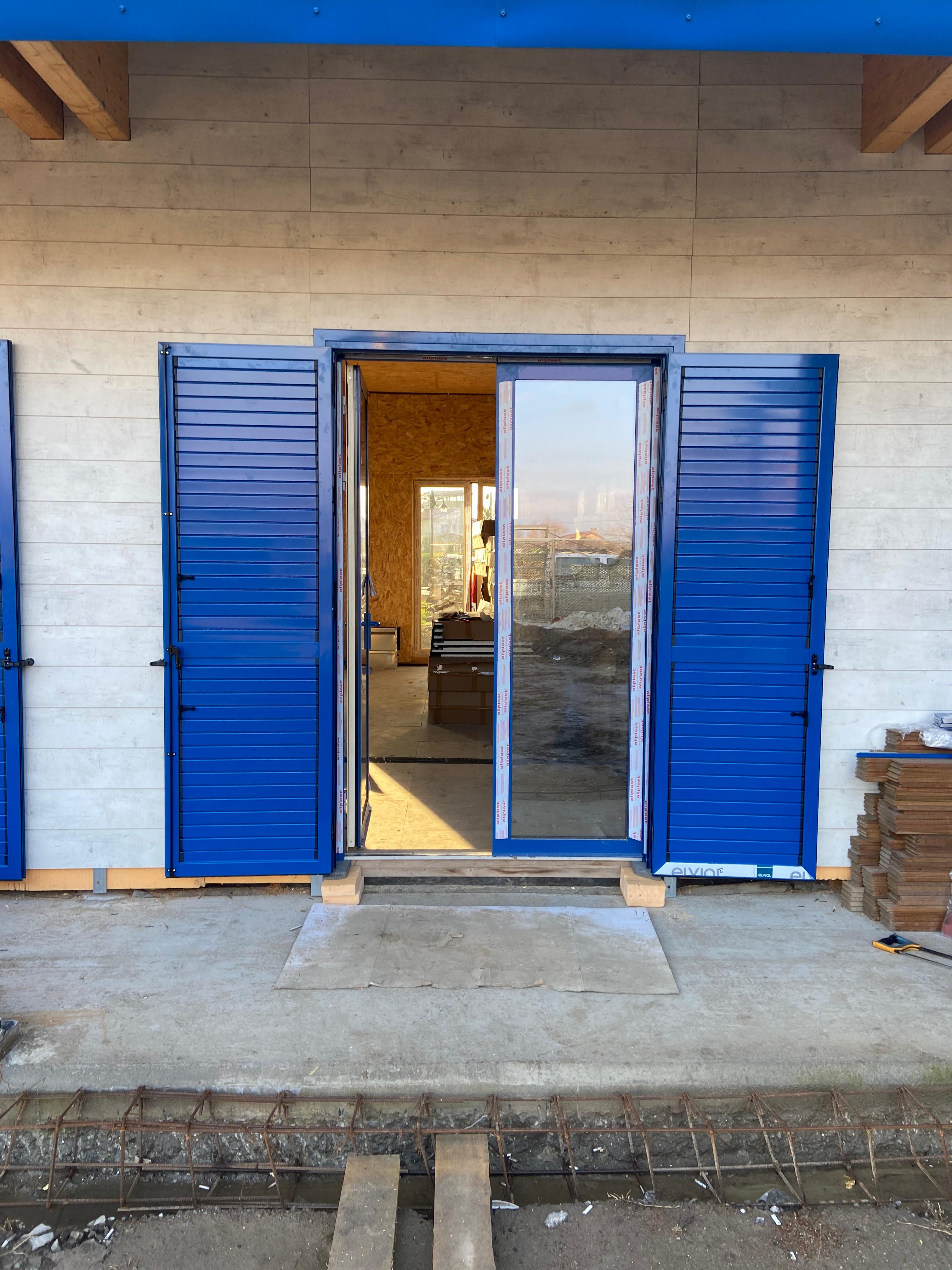 Rulouri exterioare lucrare 40