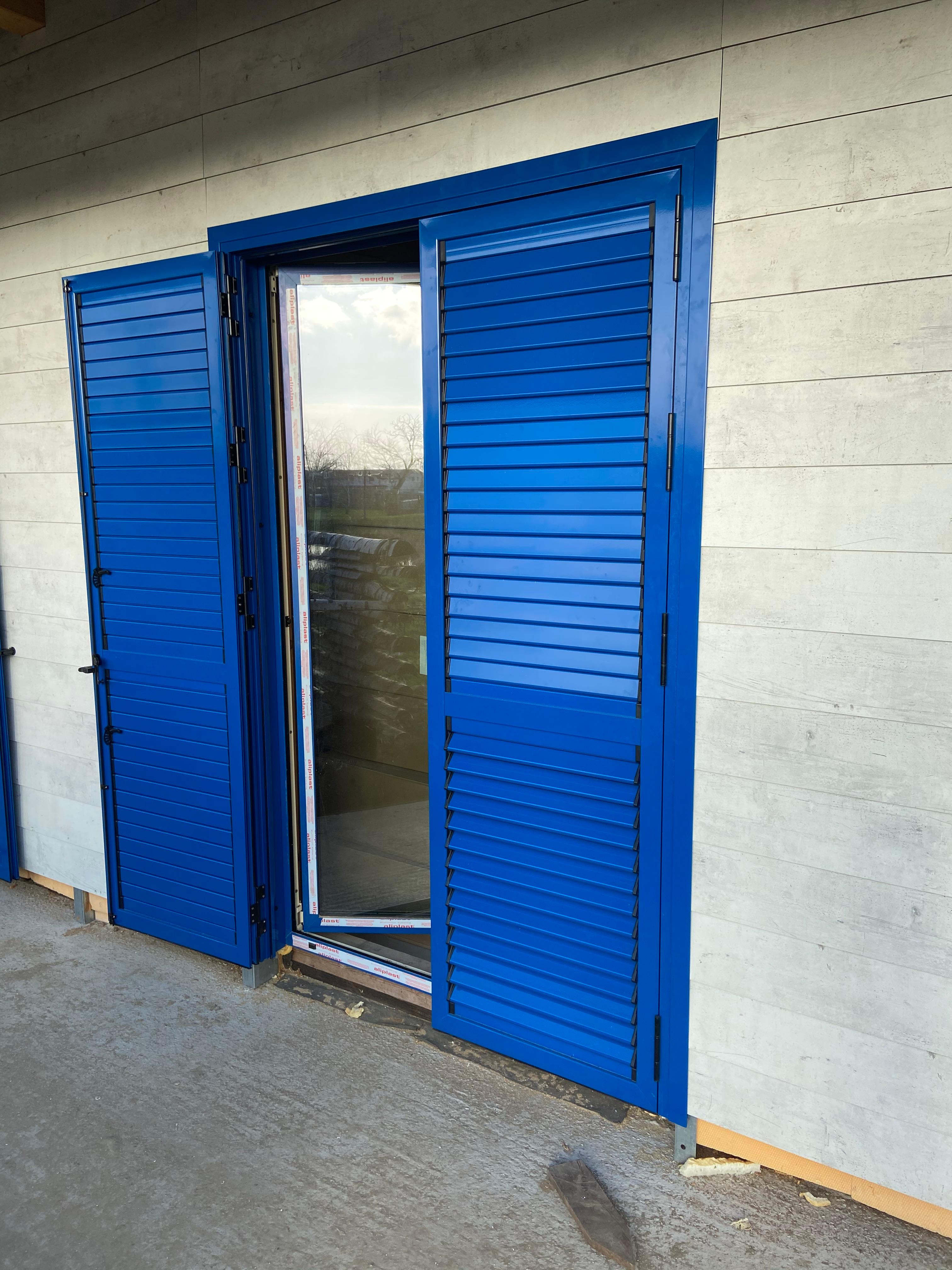 Rulouri exterioare lucrare 44